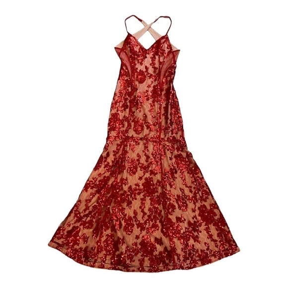 NBD Dusk Til Dawn Gown in Deep Red NWT - Picture 2 of 7